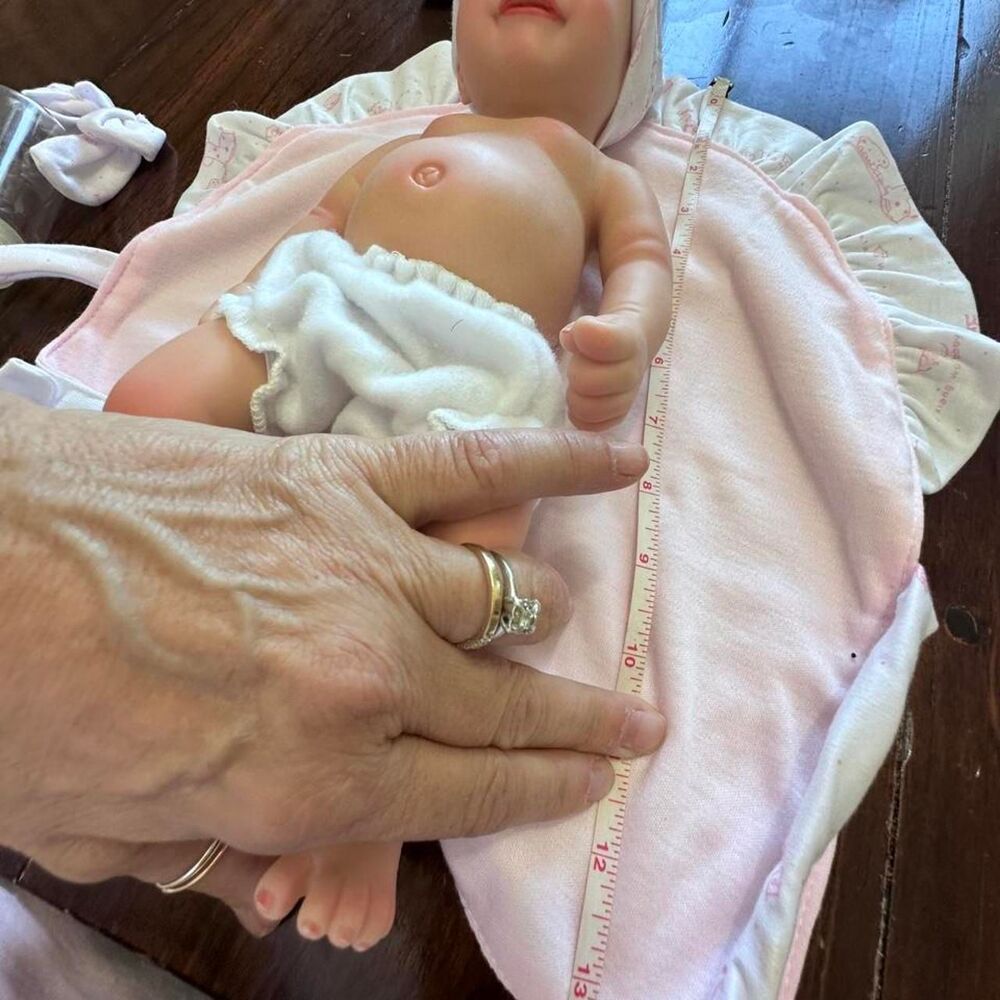 Newborn Silicone babydoll - Picture 4 of 4